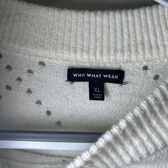 Women’s Who What Wear bell sleeve sweater with pearl detail - size XL - Picture 2 of 4